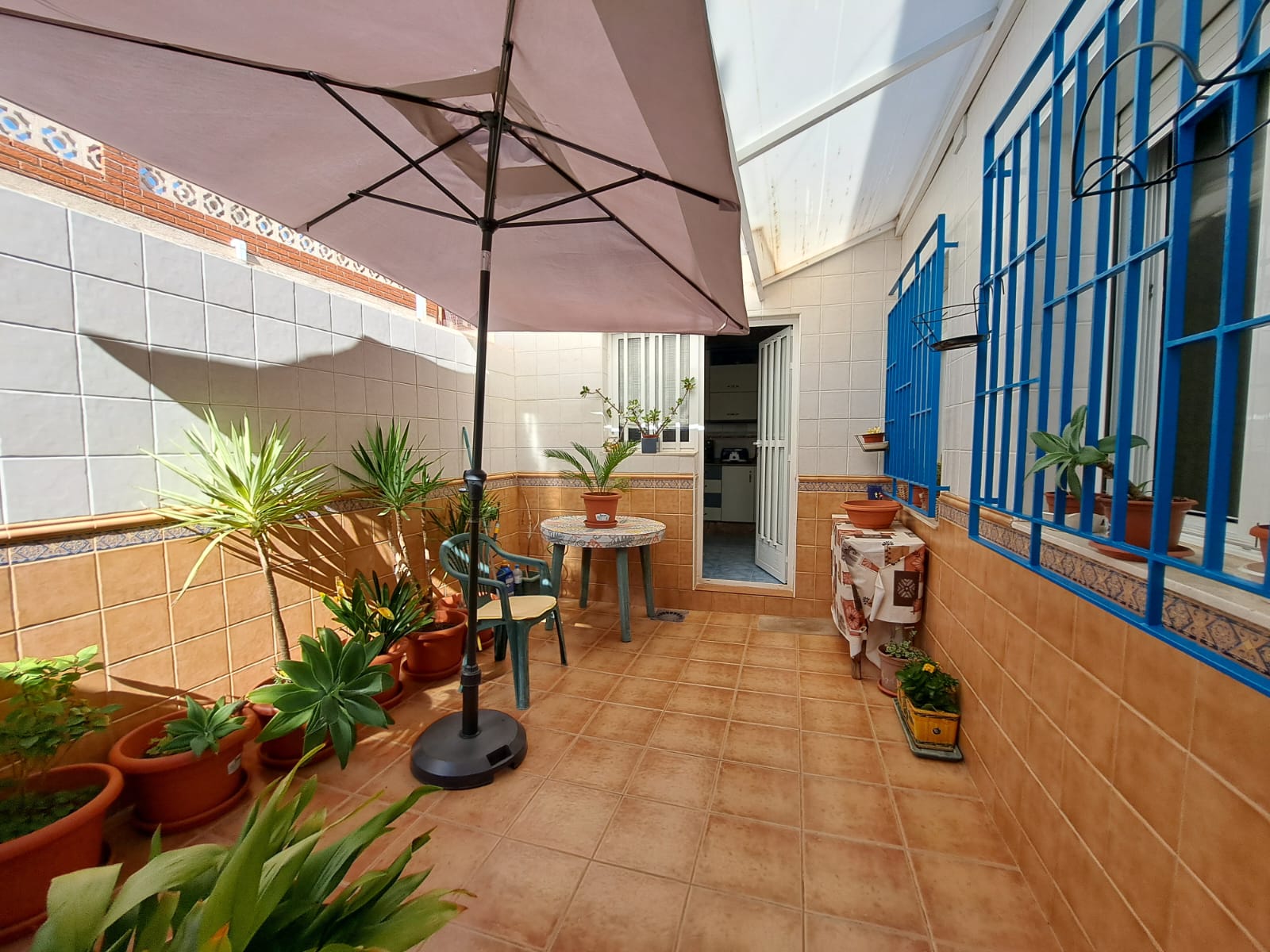 Planta baja en Urbanización Meditarreneo-AHV-528