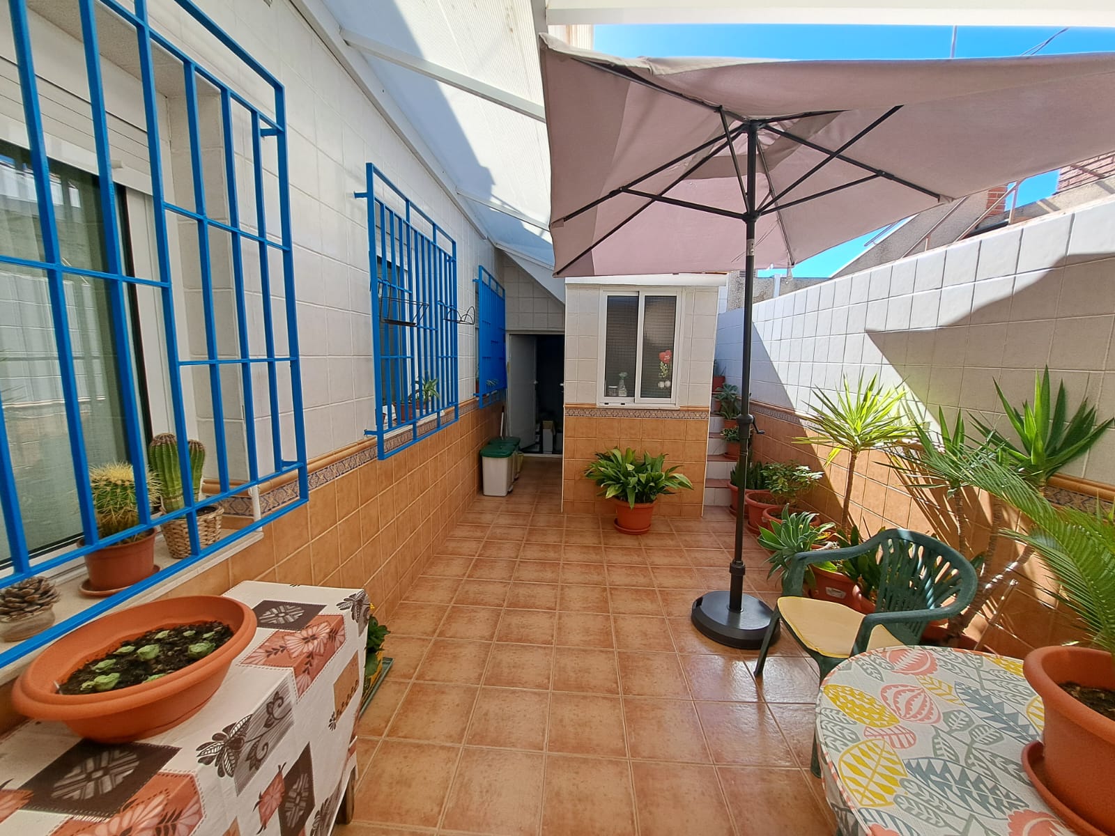 Planta baja en Urbanización Meditarreneo-AHV-528