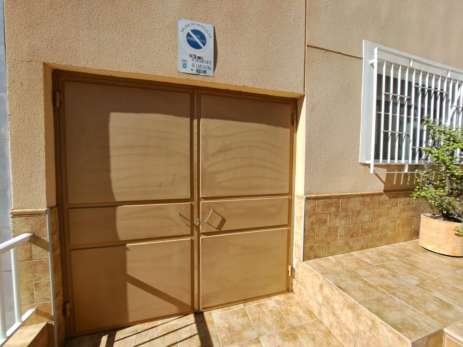 Planta baja en Urbanización Meditarreneo-AHV-528