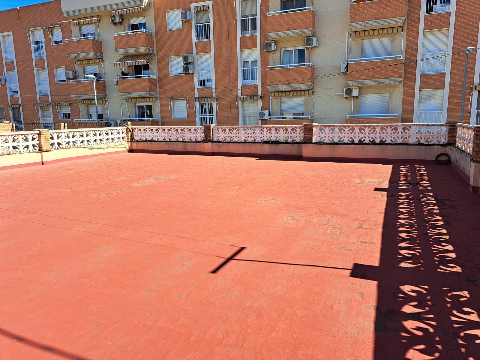 Planta baja en Urbanización Meditarreneo-AHV-528