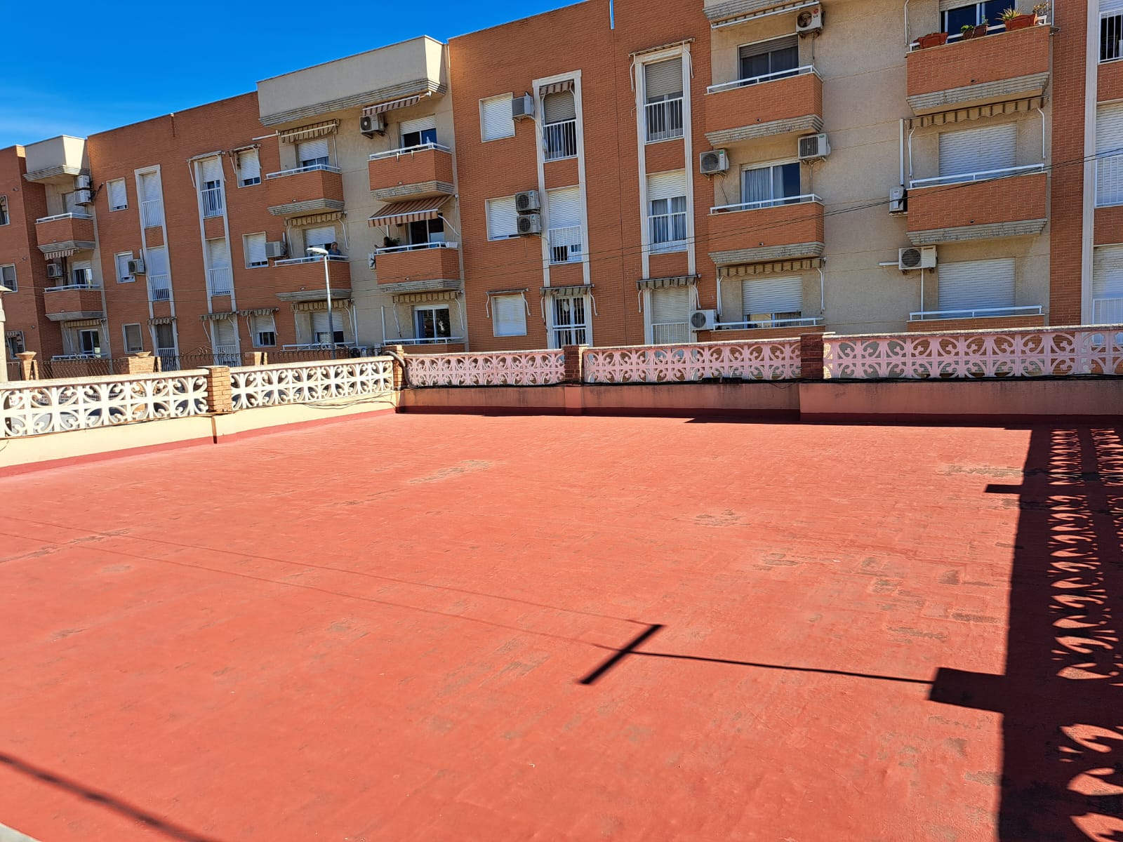 Planta baja en Urbanización Meditarreneo-AHV-528